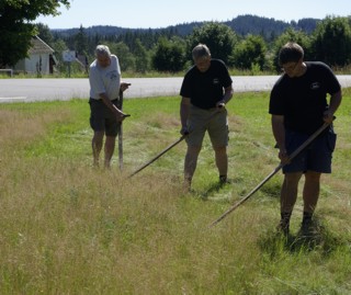 Lennart, Ewald och H&aring;kan demonstrerar Sk&aring;rag&aring;ng p&aring; sl&aring;terkursen i &ouml;den&auml;s.  
